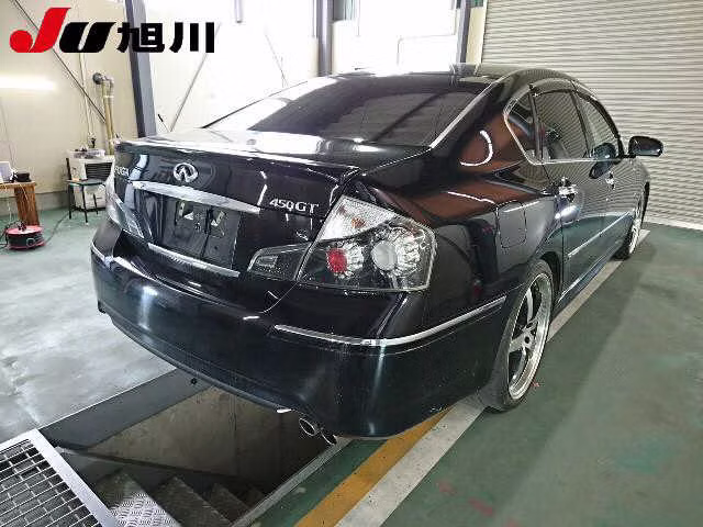 NISSAN FUGA