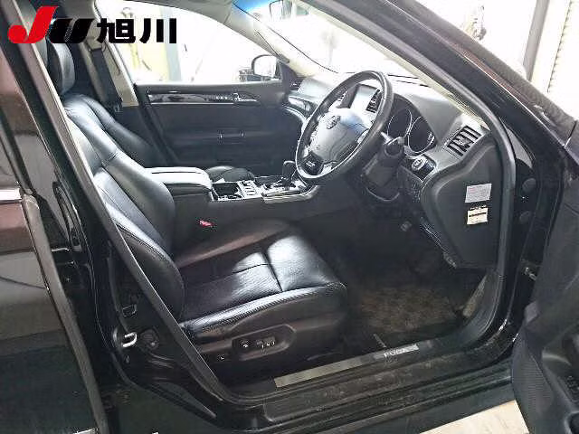 NISSAN FUGA
