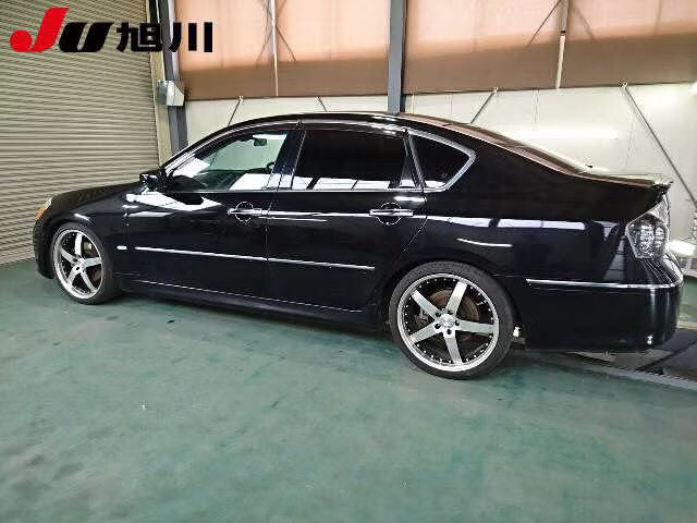 NISSAN FUGA