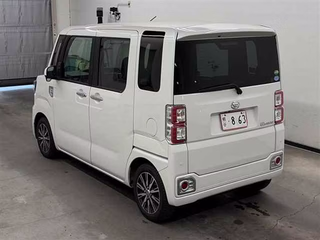DAIHATSU WAKE