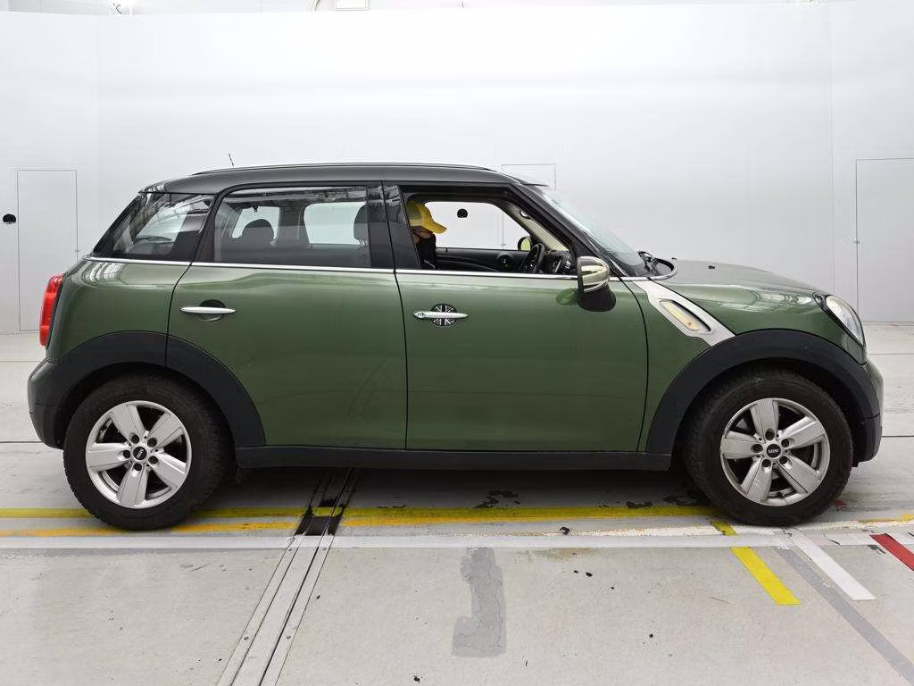 MINI CROSSOVER
