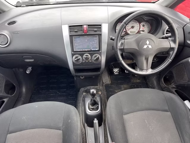 MITSUBISHI COLT
