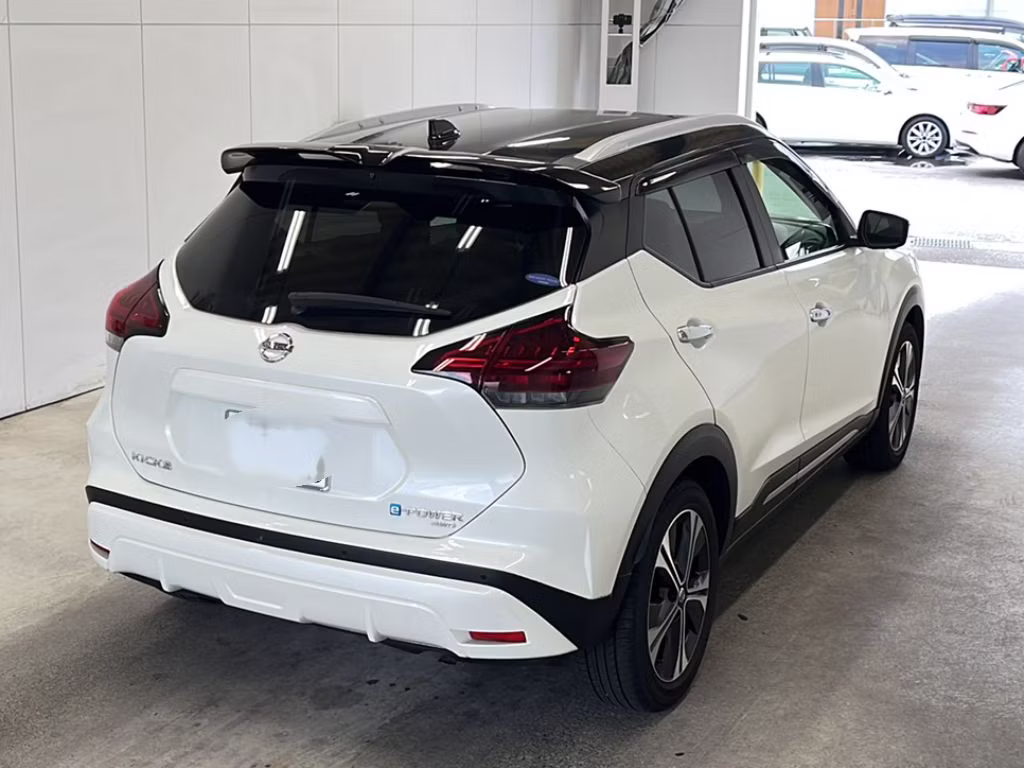 NISSAN KICKS