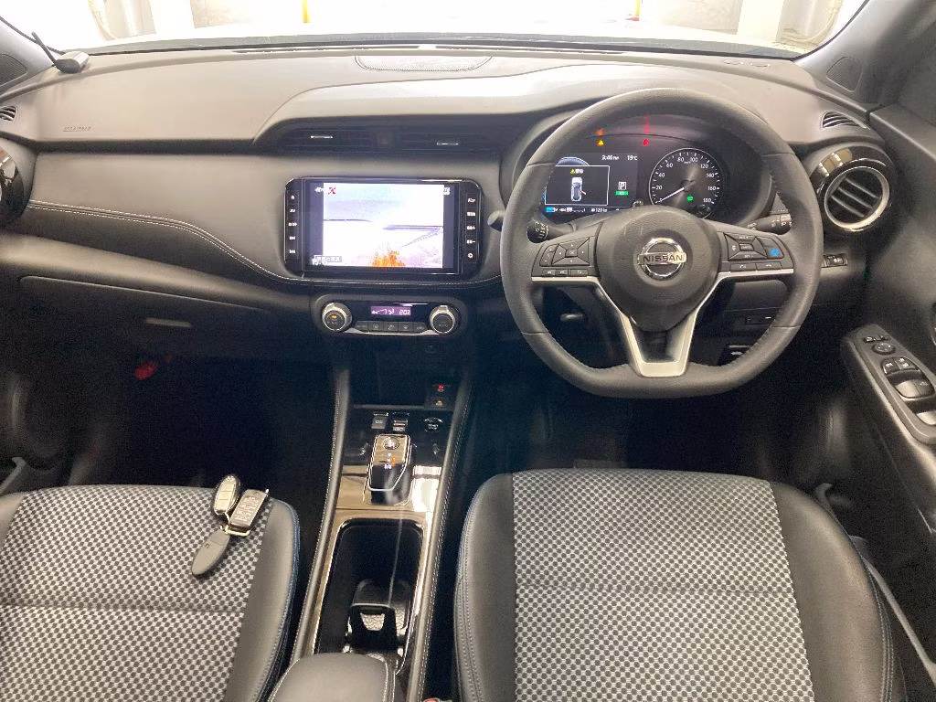 NISSAN KICKS