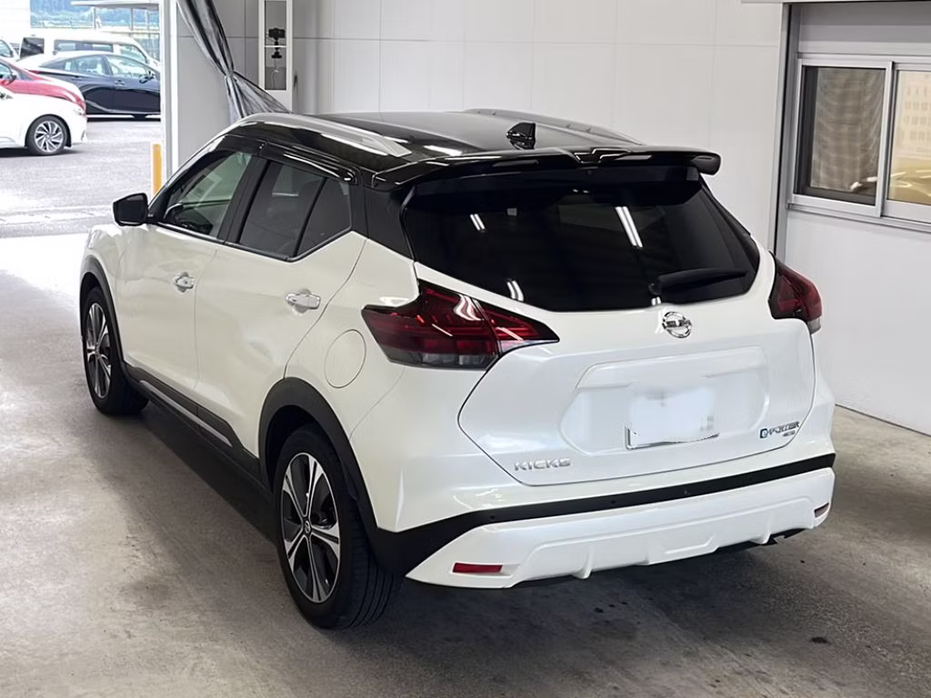 NISSAN KICKS