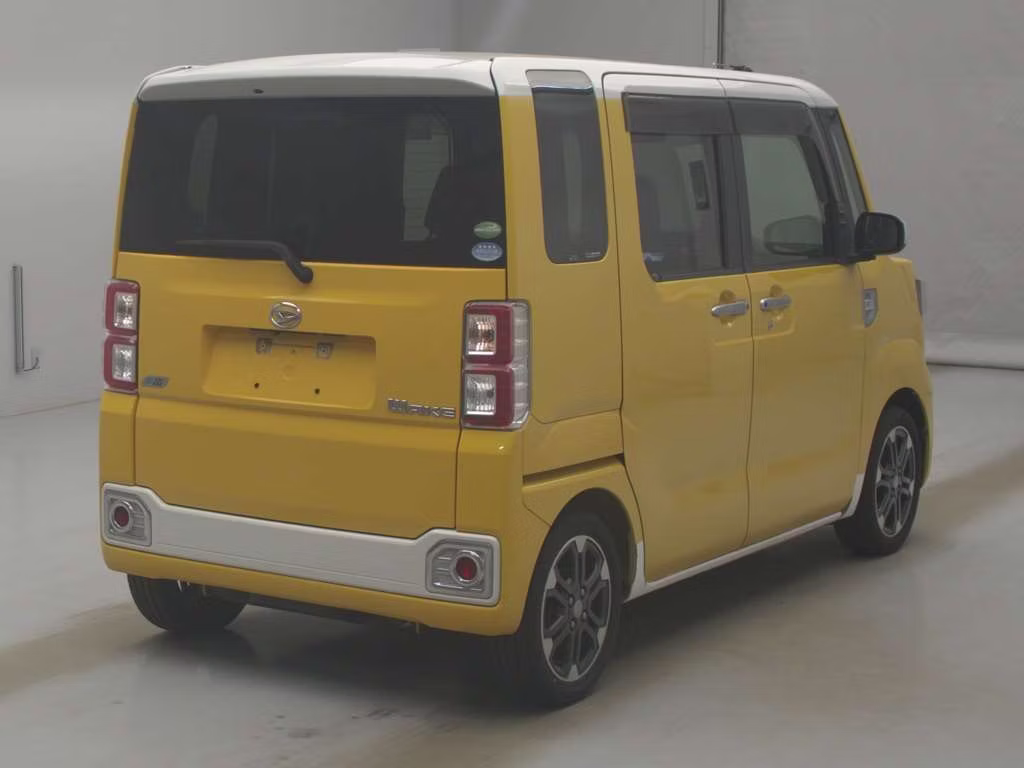 DAIHATSU WAKE