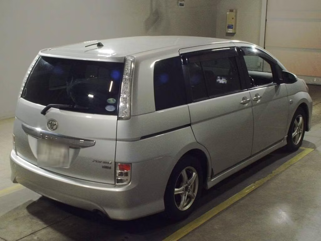 TOYOTA ISIS
