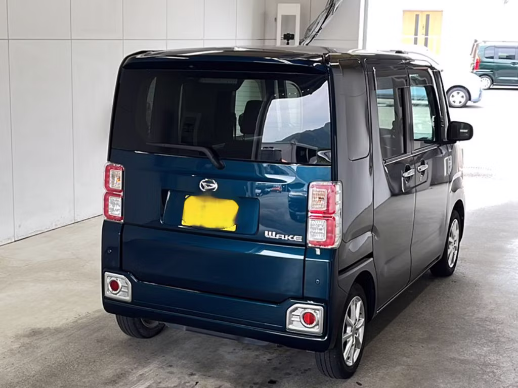 DAIHATSU WAKE