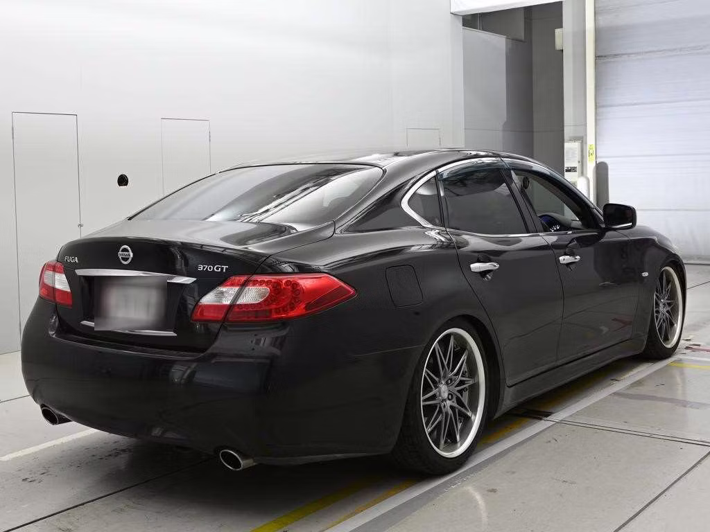 NISSAN FUGA