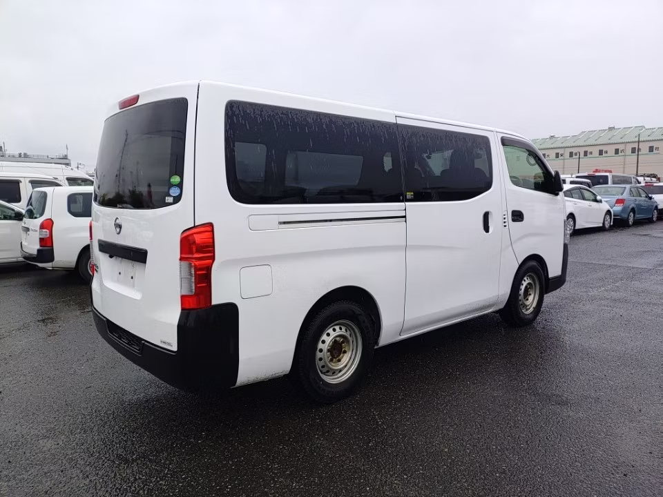 NISSAN NV350 CARAVAN