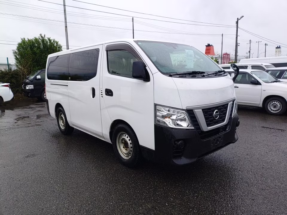 NISSAN NV350 CARAVAN