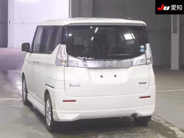 MITSUBISHI DELICA D:2
