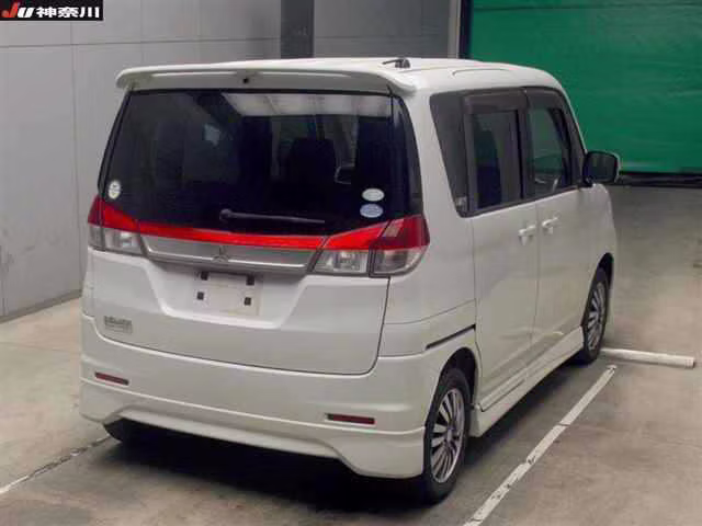 MITSUBISHI DELICA D:2