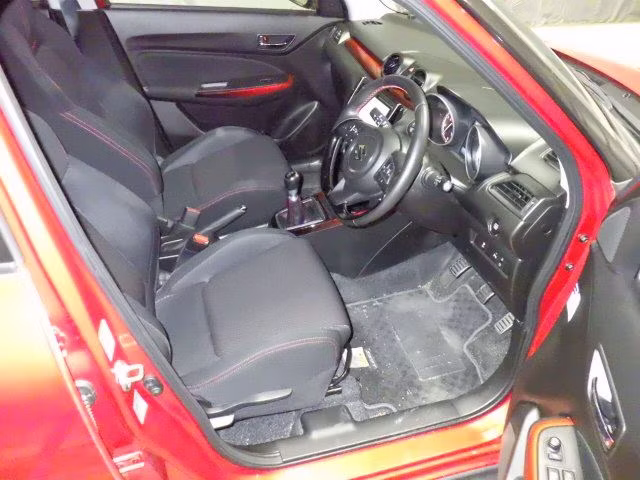 SUZUKI SWIFT
