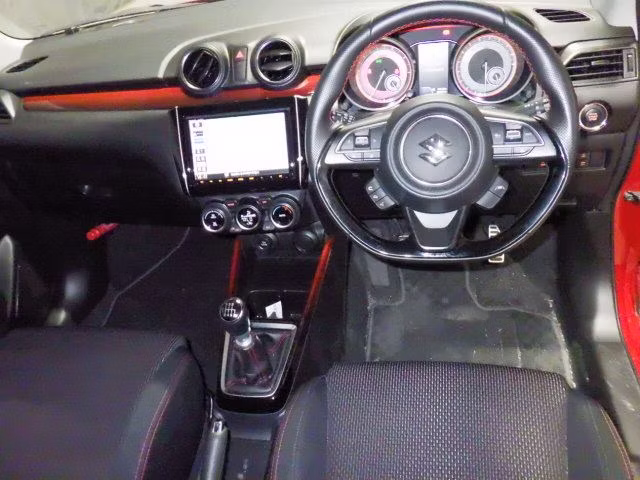 SUZUKI SWIFT