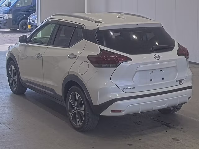 NISSAN KICKS