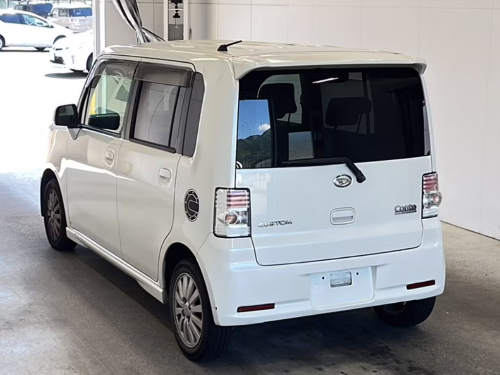 DAIHATSU MOVE CONTE