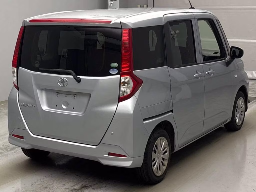 TOYOTA ROOMY
