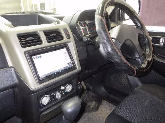 MITSUBISHI PAJERO MINI