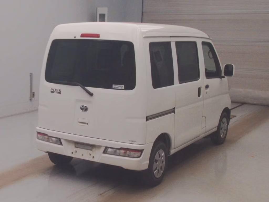 TOYOTA PIXIS VAN
