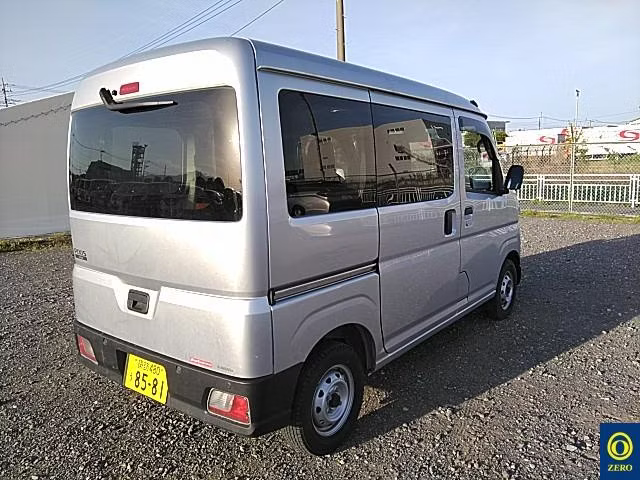 TOYOTA PIXIS VAN