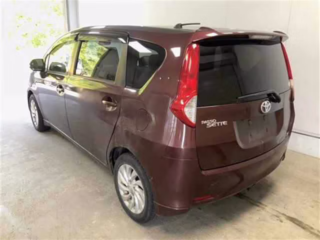 TOYOTA PASSO SETTE