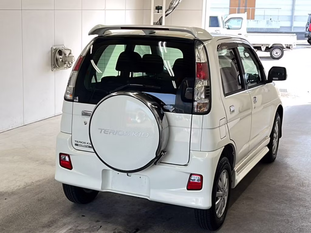 DAIHATSU TERIOS KID