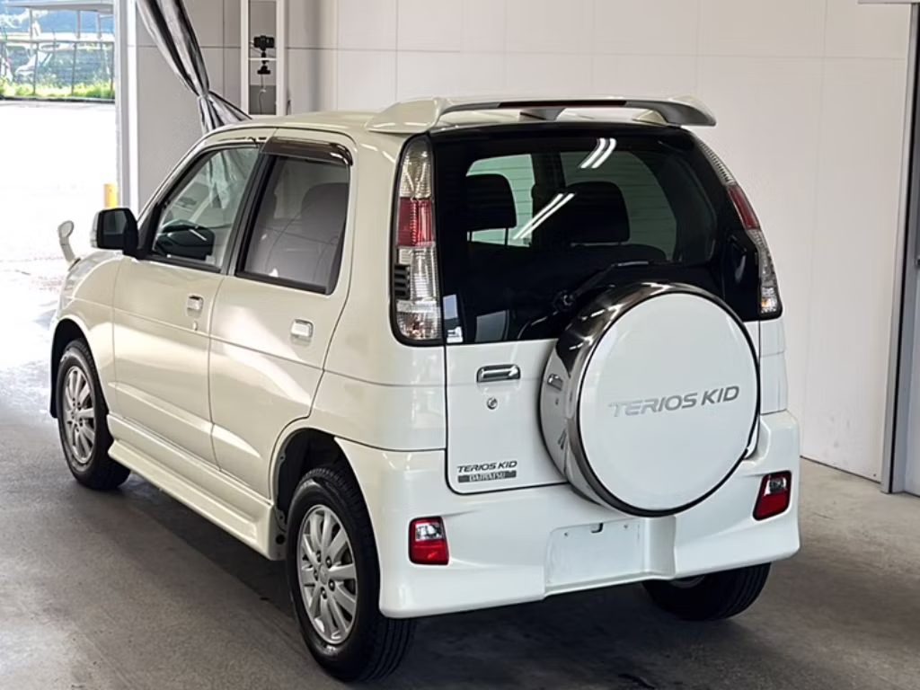 DAIHATSU TERIOS KID
