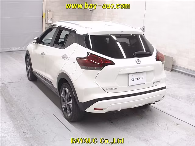 NISSAN KICKS