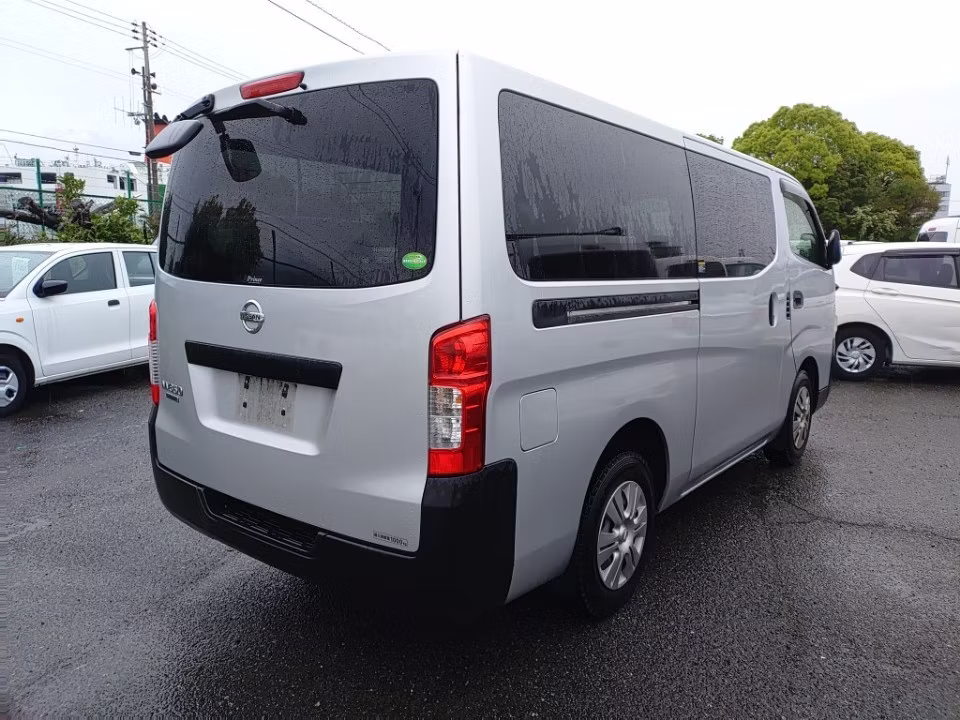 NISSAN NV350 CARAVAN