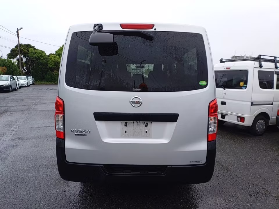 NISSAN NV350 CARAVAN
