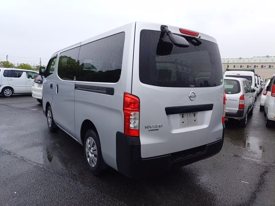 NISSAN NV350 CARAVAN