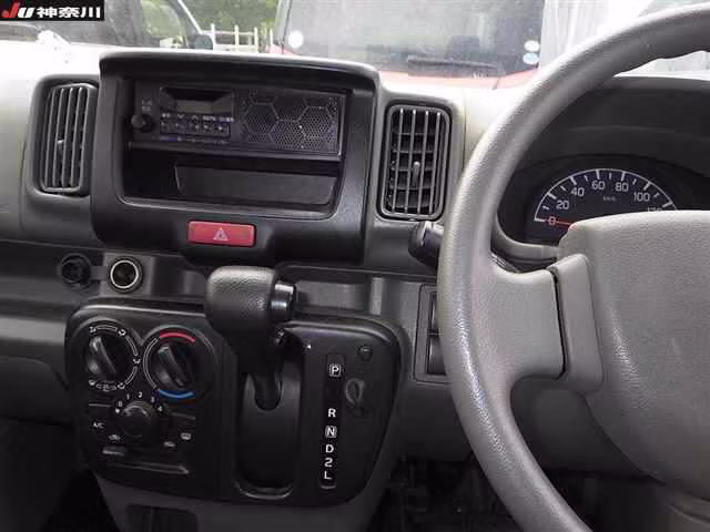 MITSUBISHI MINICAB