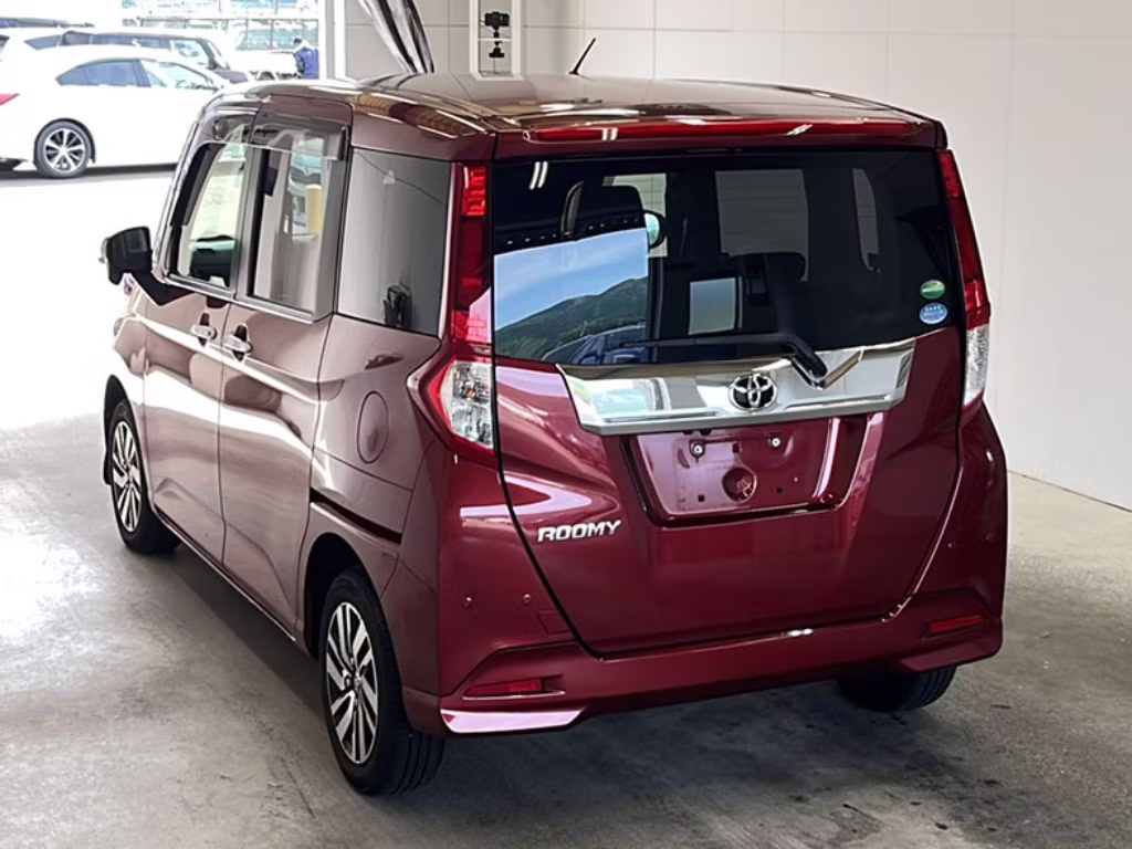 TOYOTA ROOMY