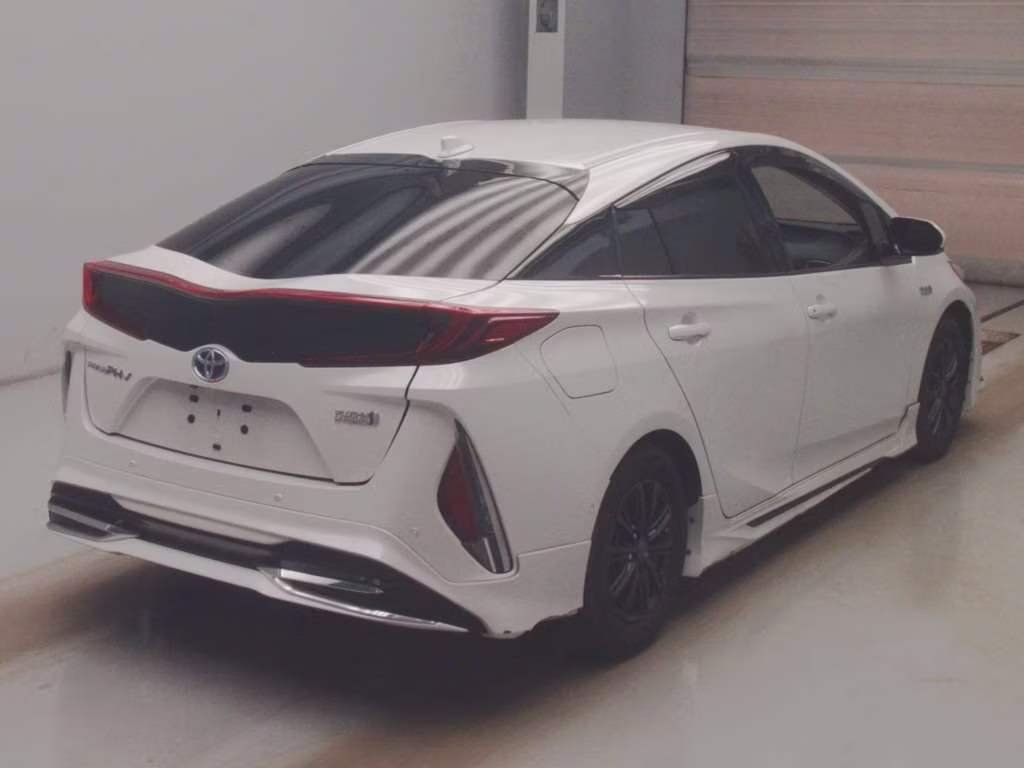 TOYOTA PRIUS PHV
