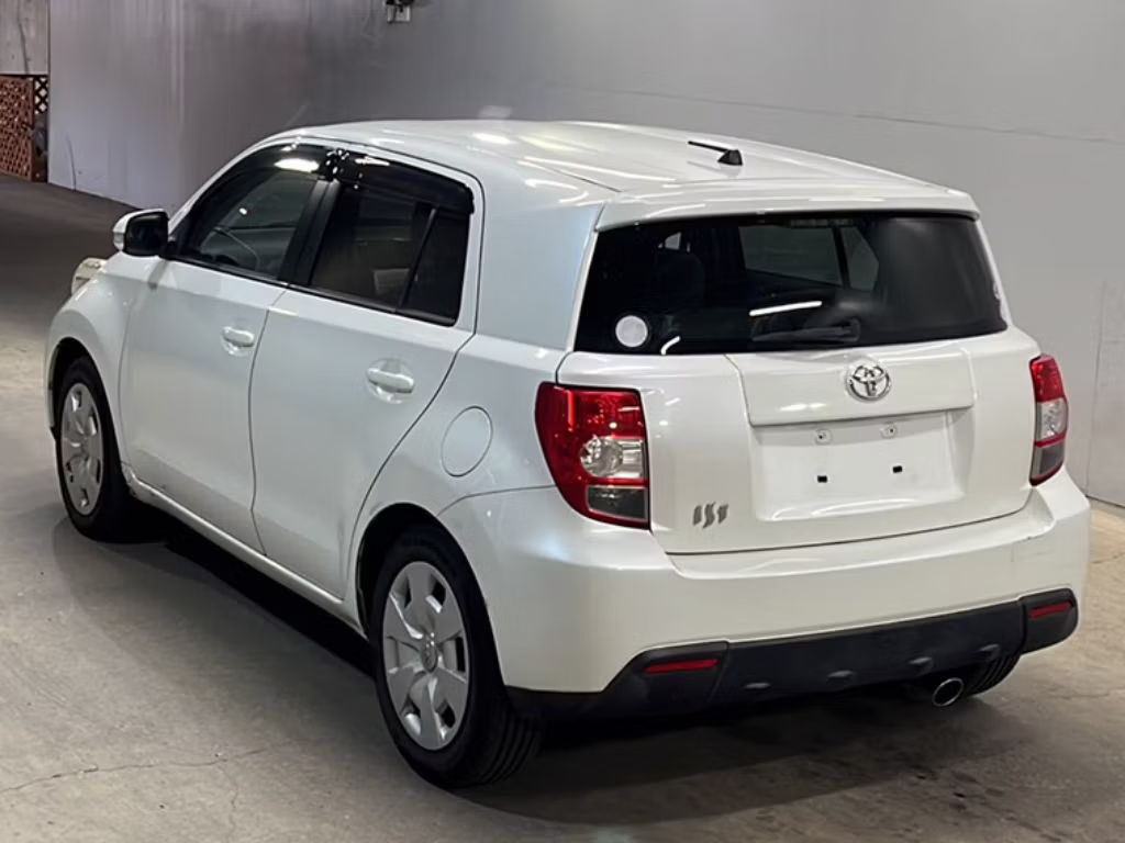 TOYOTA IST
