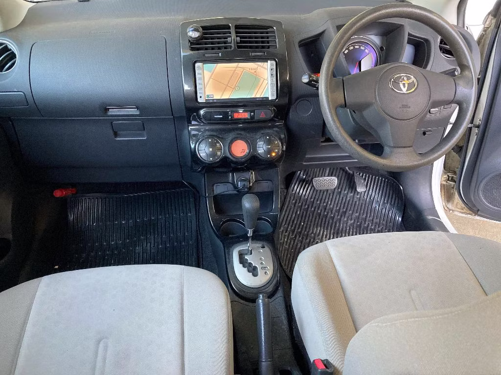 TOYOTA IST