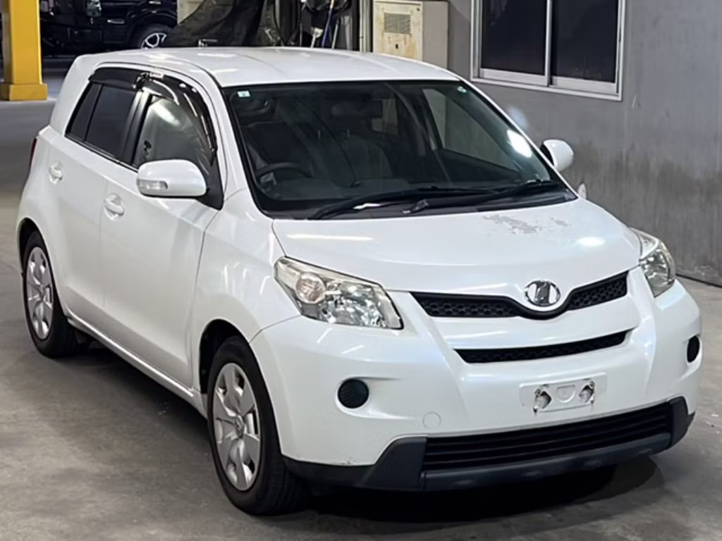 TOYOTA IST