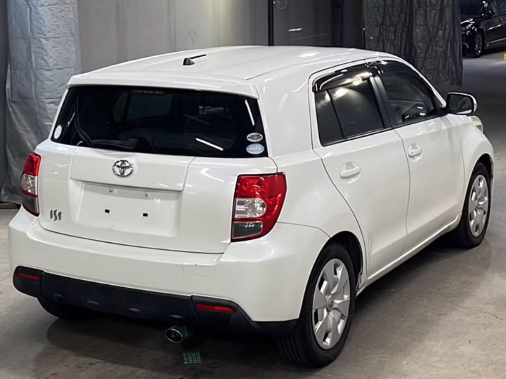 TOYOTA IST