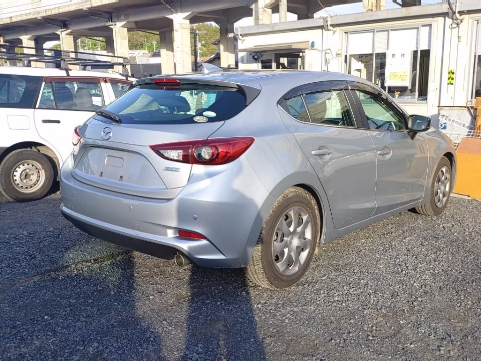 MAZDA AXELA