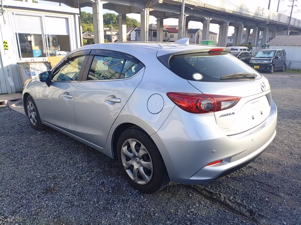 MAZDA AXELA