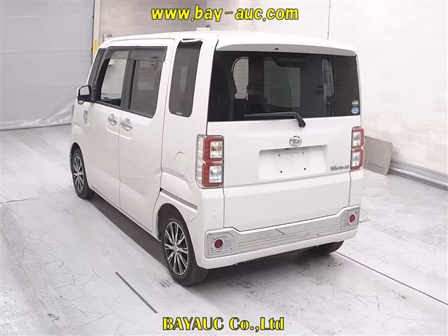 DAIHATSU WAKE