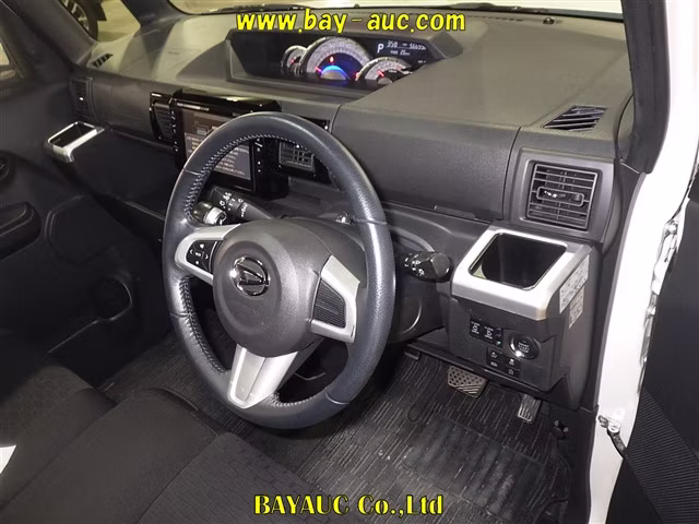 DAIHATSU WAKE