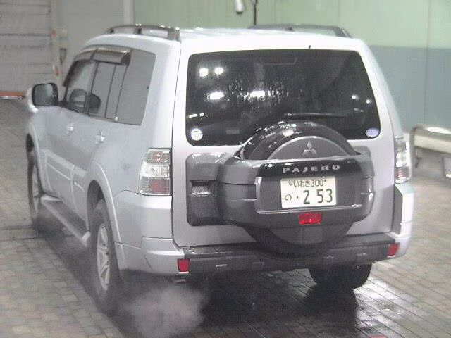 MITSUBISHI PAJERO