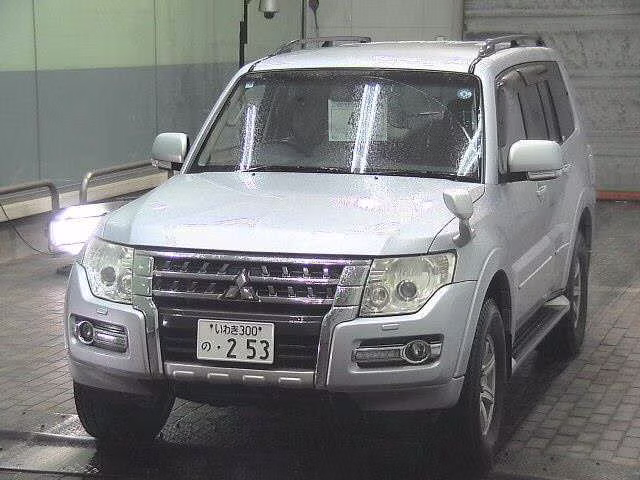 MITSUBISHI PAJERO