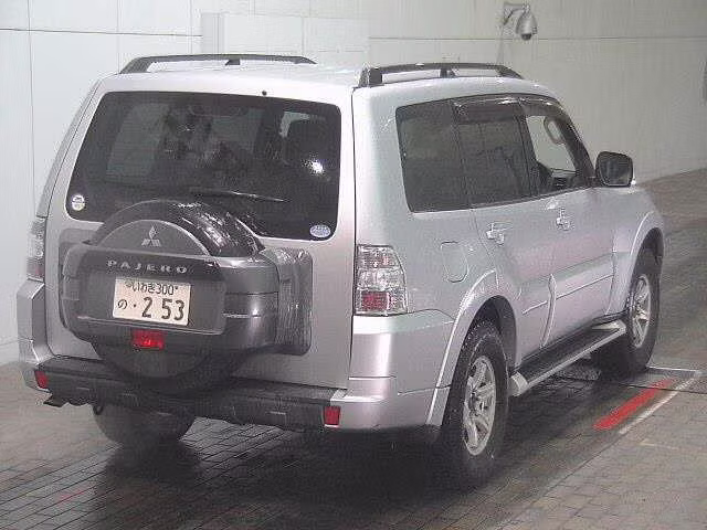 MITSUBISHI PAJERO