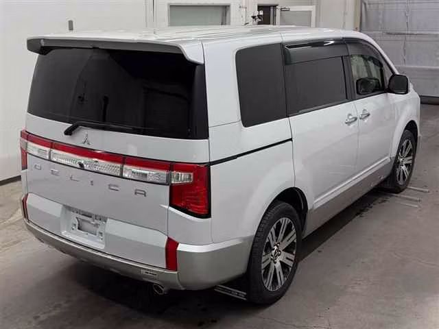 MITSUBISHI DELICA D:5