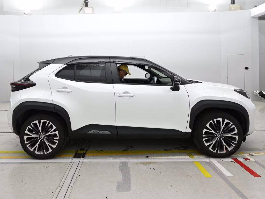 TOYOTA YARIS CROSS