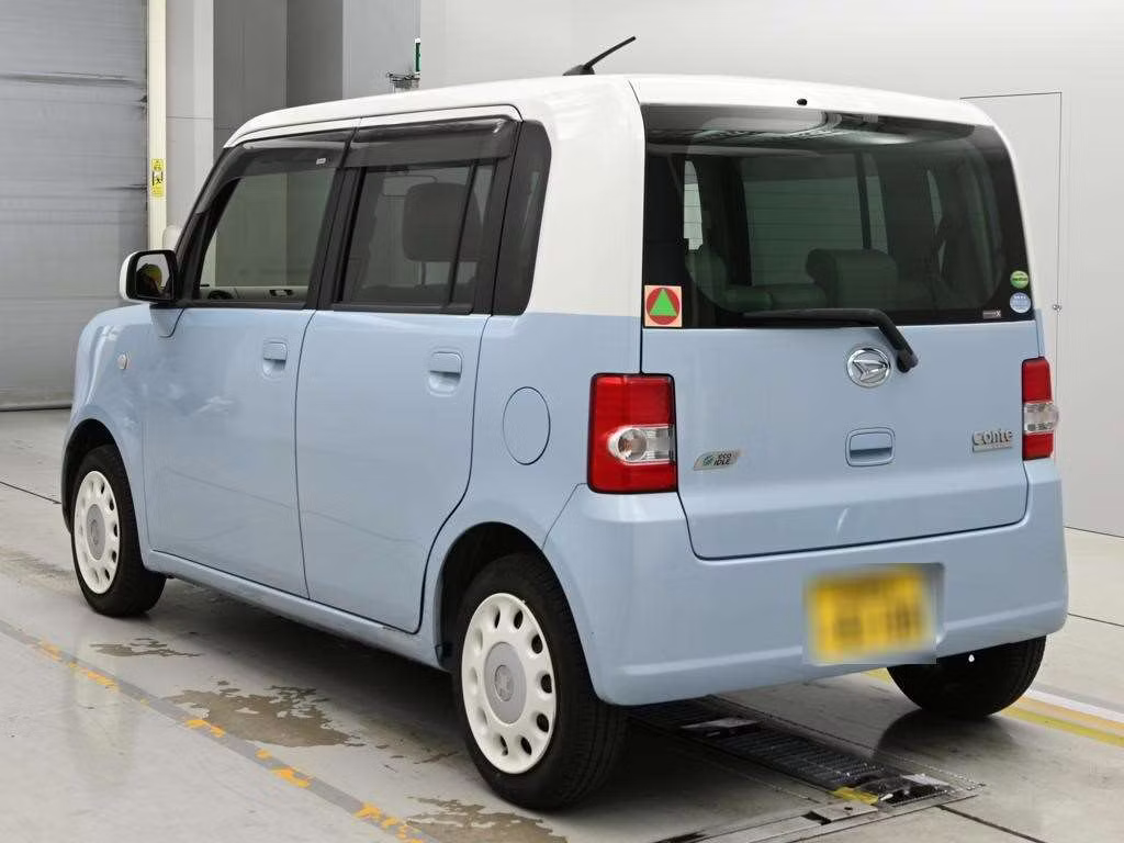 DAIHATSU MOVE CONTE