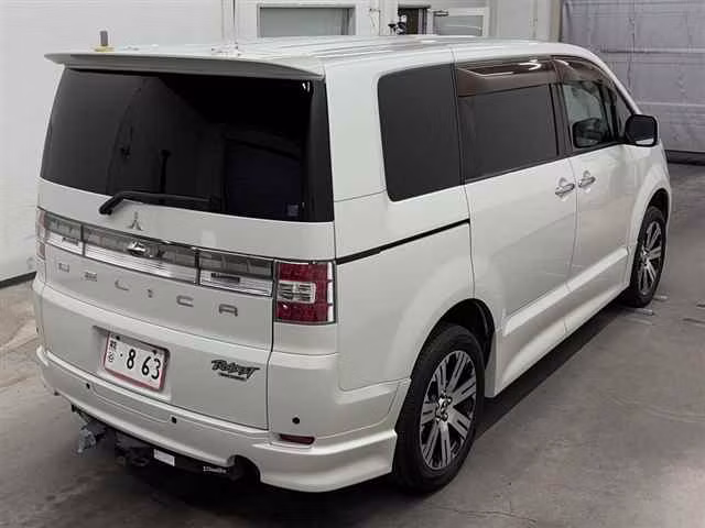 MITSUBISHI DELICA D:5